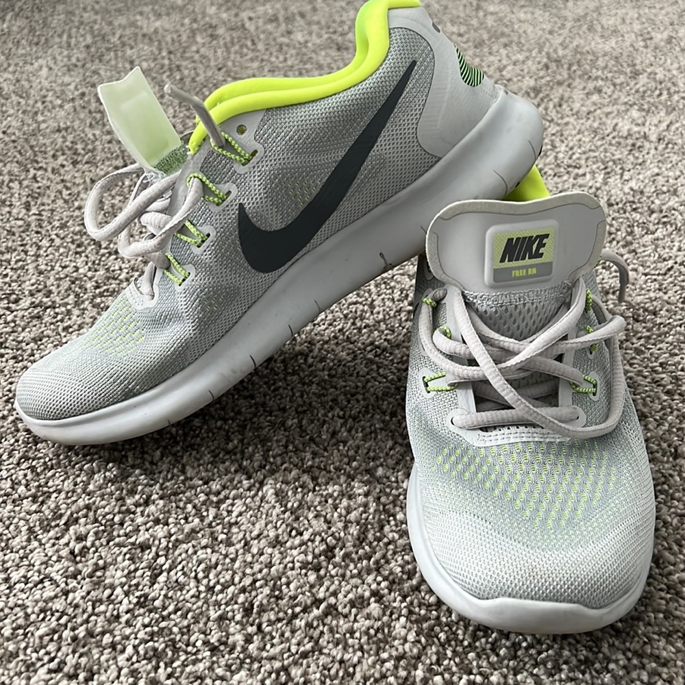 Nike free rn size 7.5. Gently worn!!